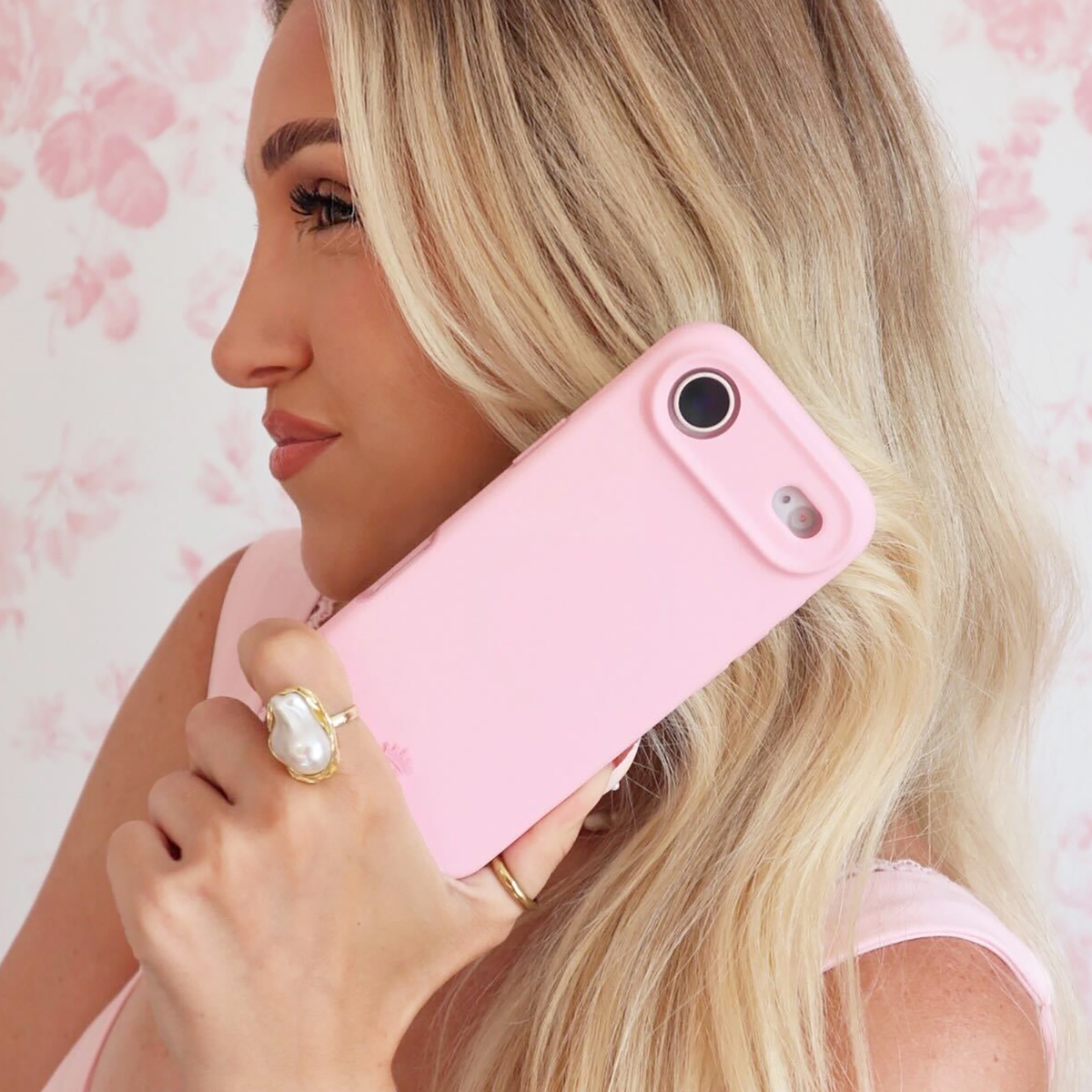 VELVET CAVIAR - IPhone Air MagSafe Case - Strawberry Milk