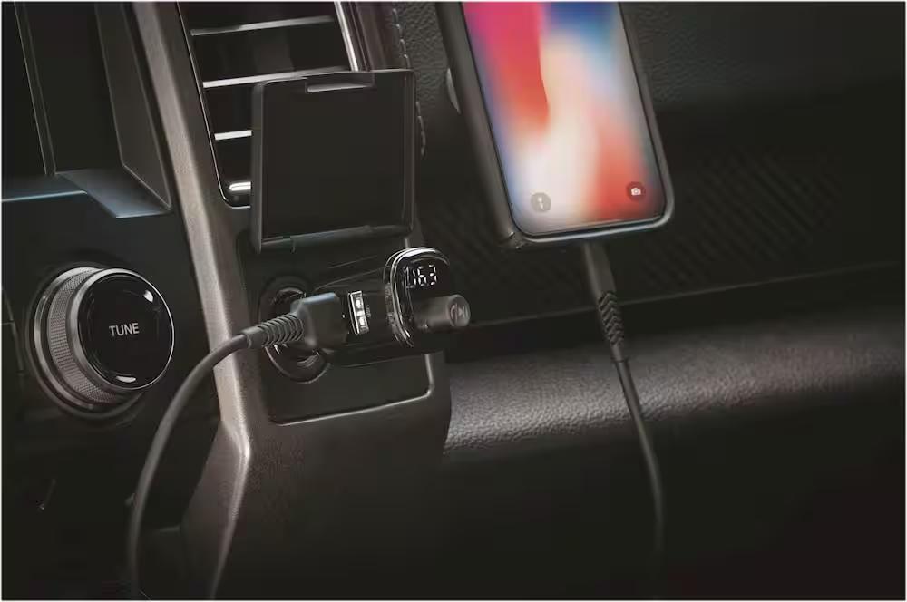SCOSCHE BTFREQ HANDSFREE CAR KIT WITH FM TRANSMITTER AND DUAL USB PORTS - BLACK