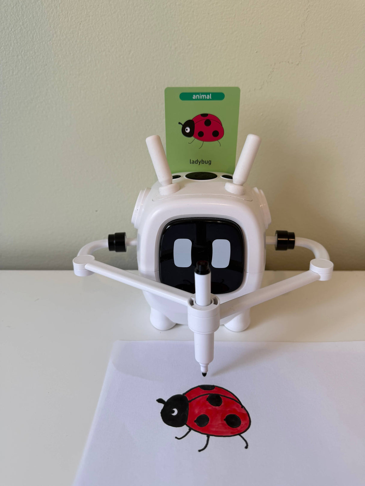 Funky Rico Inc - Smart Drawing Robot - With 192 Drawing Cards & Watercolor