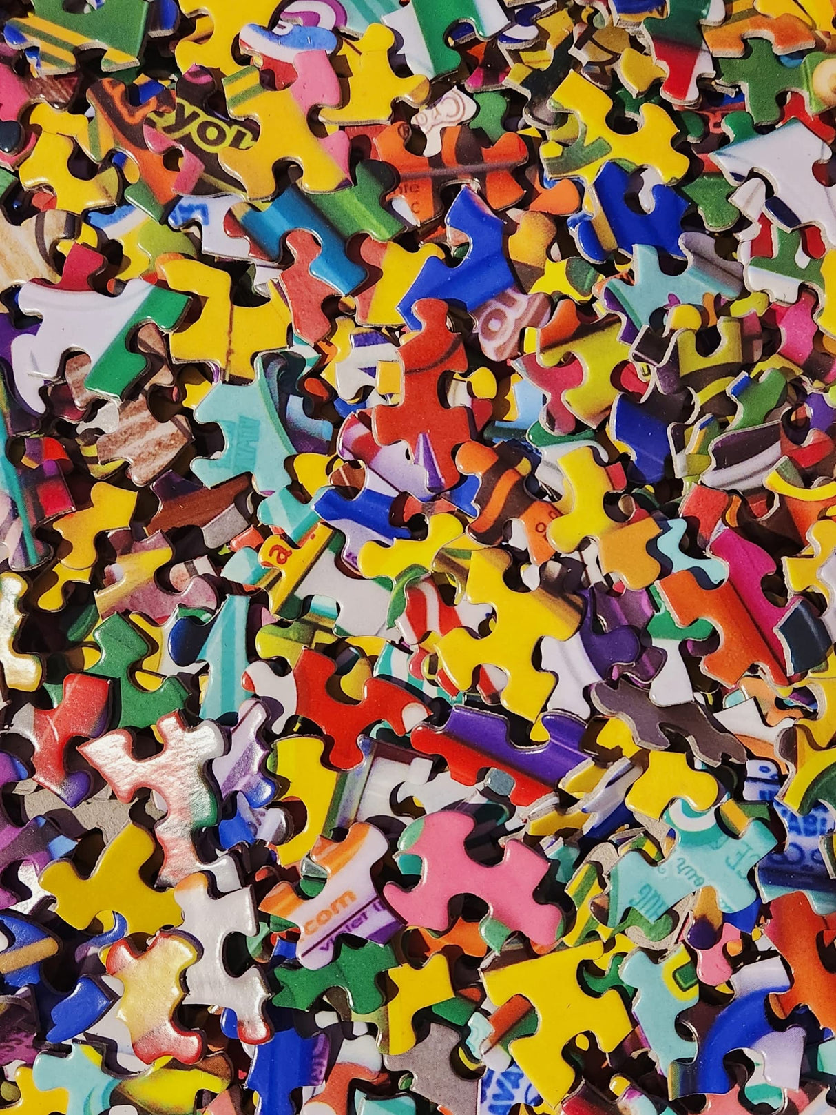 Springbok 1000 Piece Jigsaw Puzzle Crayola Artist'S Table