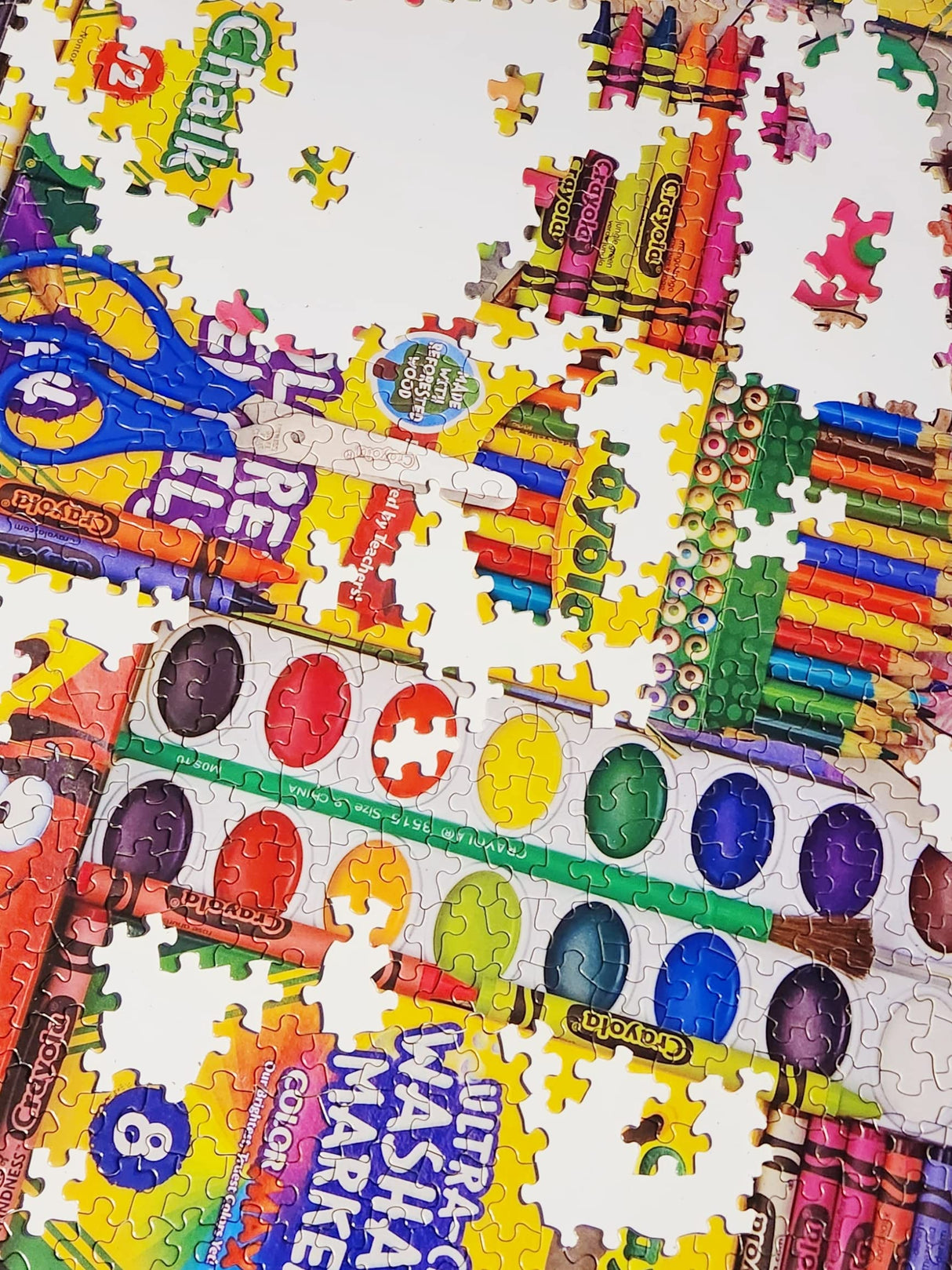 Springbok 1000 Piece Jigsaw Puzzle Crayola Artist'S Table