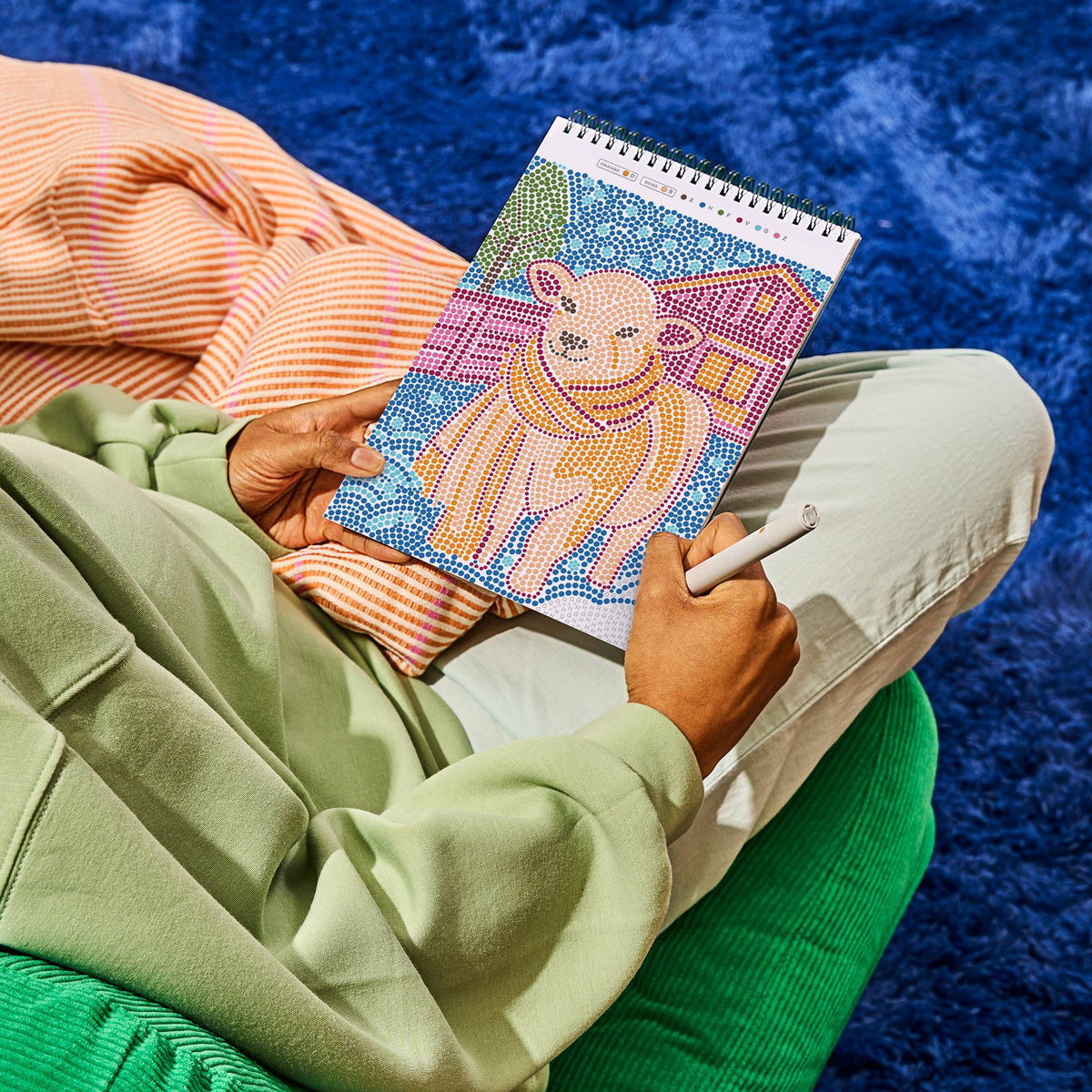 Lifelines FlowArt Dot-by-Letter, Cozy Companions - relaxing with the pad on a blanket