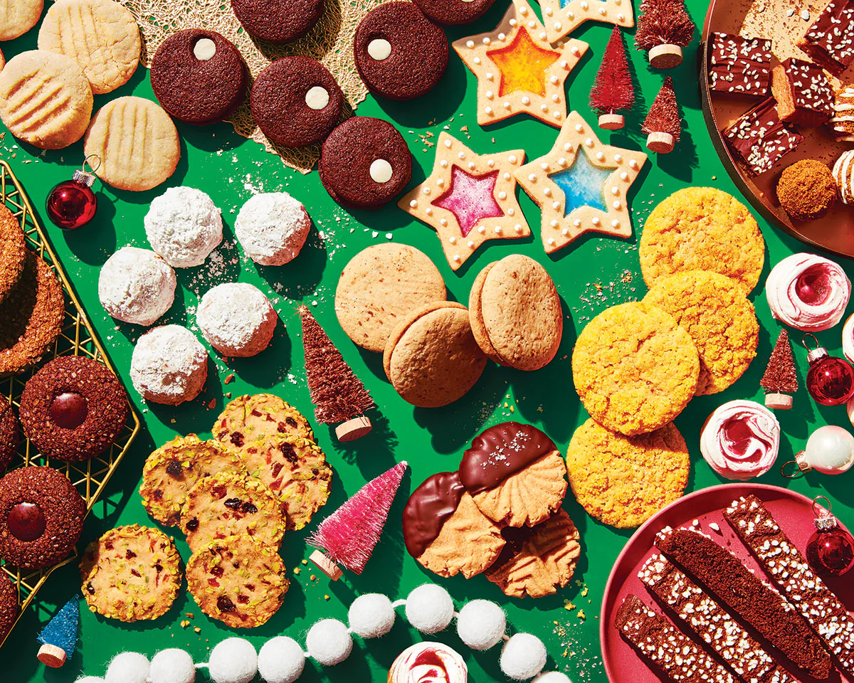 White Mountain Puzzles - Holiday Cookies - King Arthur (2079pz) - 1000 Piece Jigsaw Puzzle