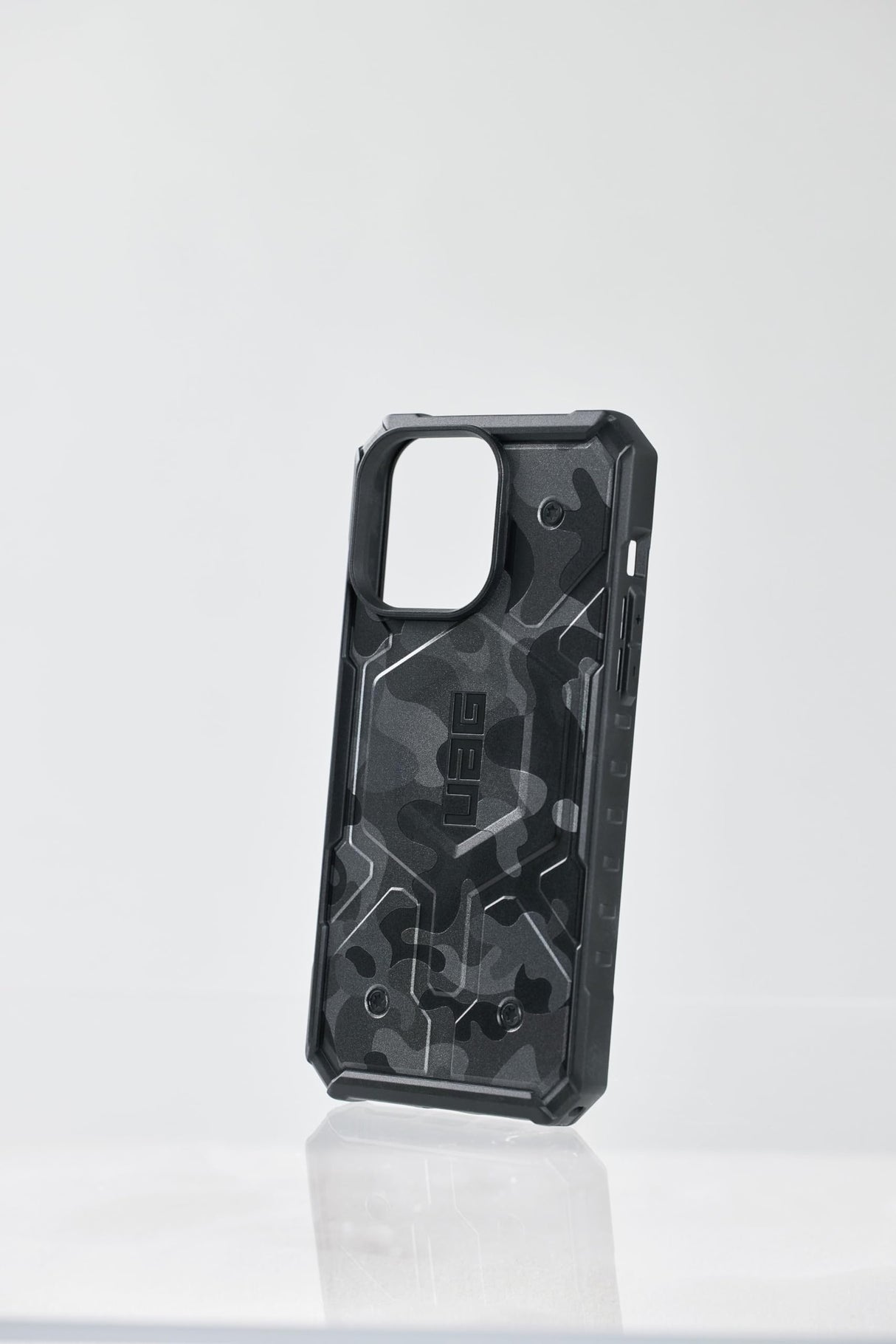 Urban Armor Gear (uag) - Pathfinder Se Case For Apple Iphone 15 Pro Max - Midnight Camo