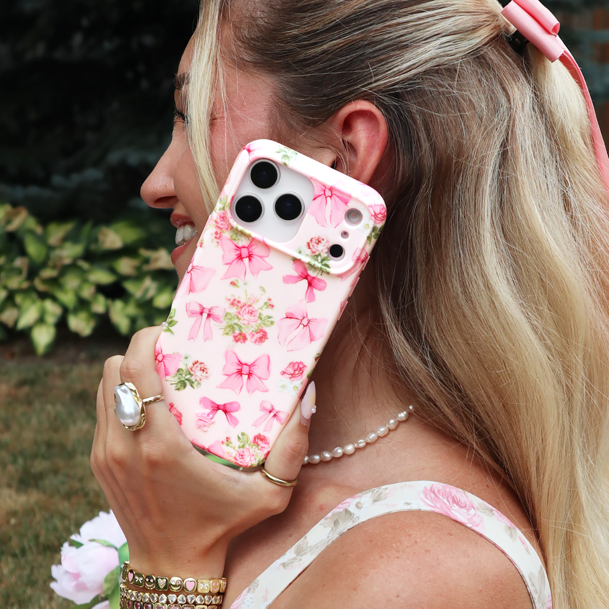 VELVET CAVIAR - IPhone 17 Pro MagSafe Case - Posie Pink Bow