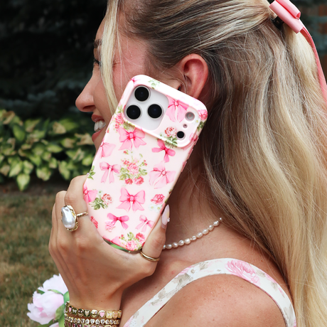 VELVET CAVIAR - IPhone 17 Pro MagSafe Case - Posie Pink Bow