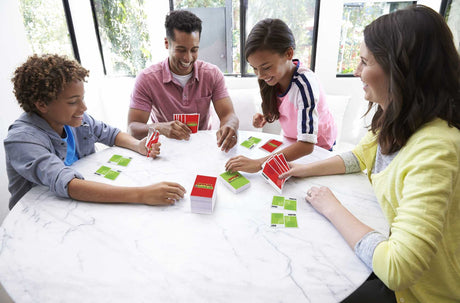 Mattel Games Apples to Apples Party in a Box Family Game with Over 500 Cards