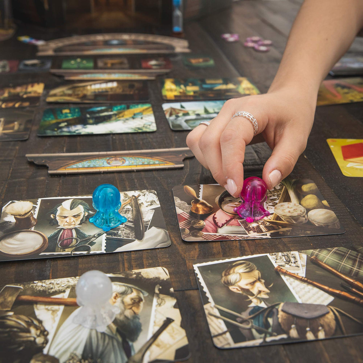 Mysterium Board Game (Base Game) - Enigmatic Cooperative Mystery Game with Ghostly Intrigue, Fun for Family Game Night, Ages 10+, 2-7 Players, 45 Minute Playtime, Made by Libellud