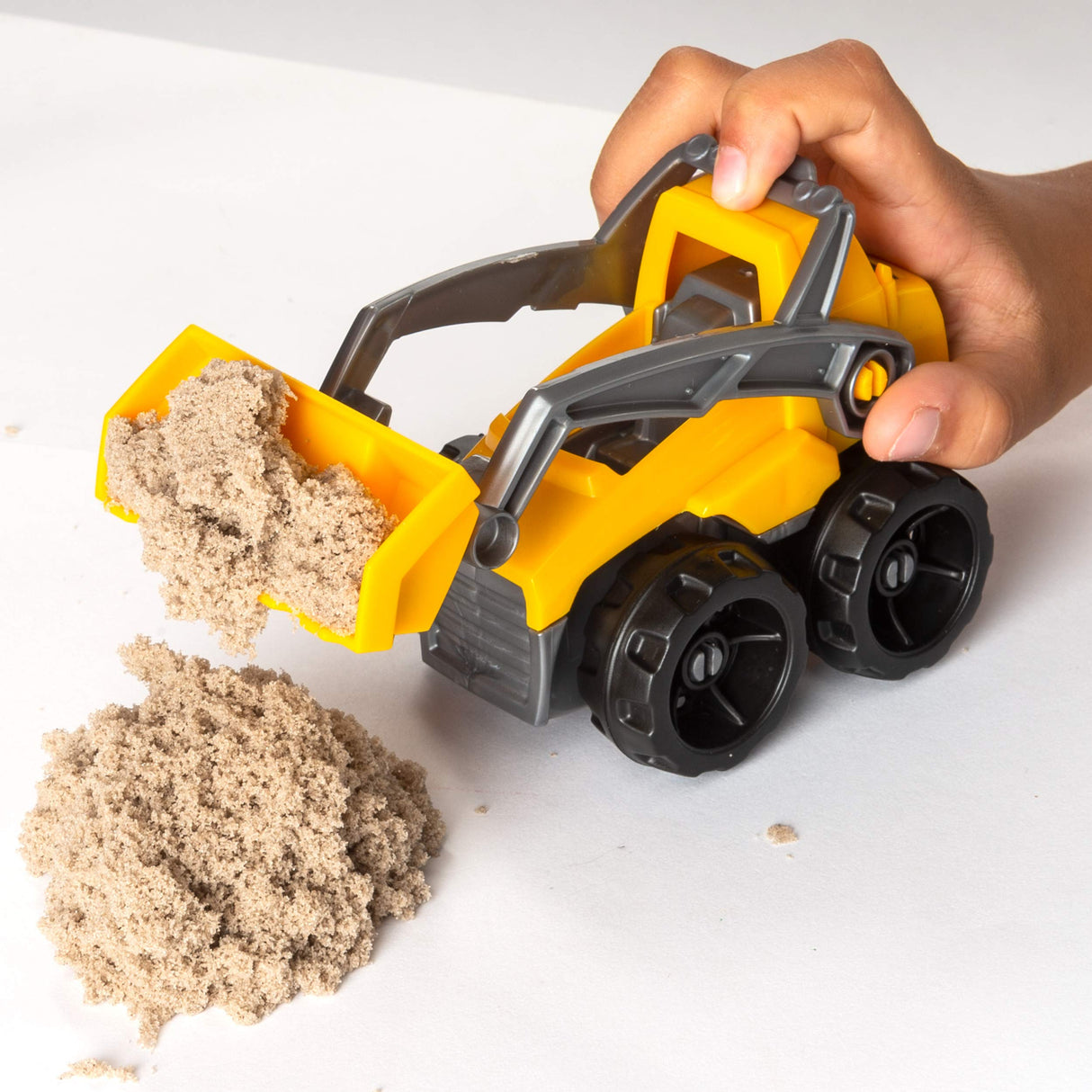 Kinetic Sand, Dig & Demolish Playset with 1lb Play Sand & Toy Truck, Sensory Toys, Stocking Stuffers & Christmas Gifts for Kids Ages 3+