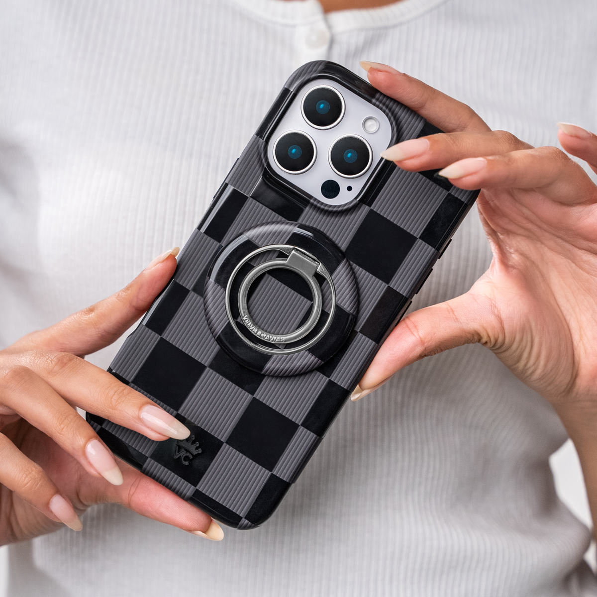 VELVET CAVIAR - Magnetic Phone Ring & Stand - Noir Vibe Checkered